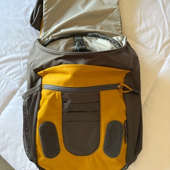 Osprey Sling Backpack Mustard Yellow Gray Crossbody Daypack Travel Hiking